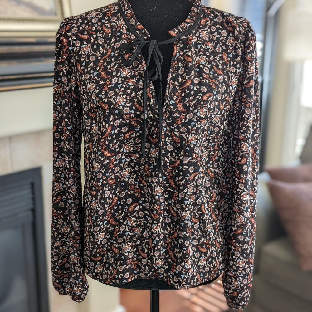 Flowy, patterned top